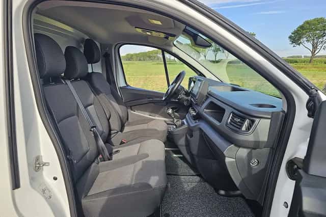 Renault Trafic (2022) thumbnail 6