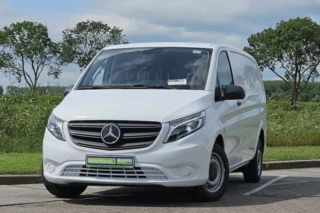 Mercedes-Benz Vito (2022) thumbnail 1