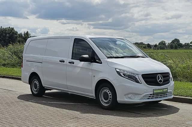 Mercedes-Benz Vito (2022) thumbnail 4