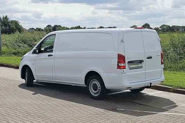 Mercedes-Benz Vito (2022) thumbnail 5