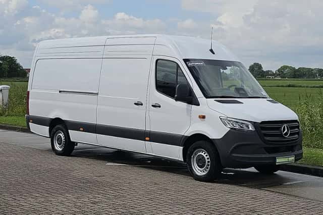 Mercedes-Benz Sprinter (2024) thumbnail 4