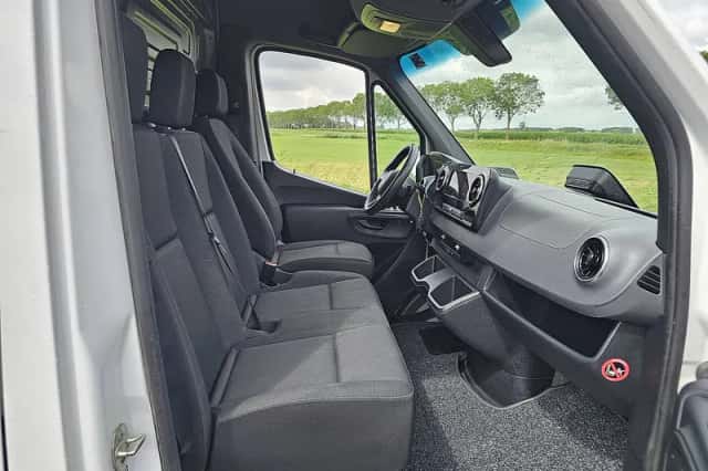 Mercedes-Benz Sprinter (2024) thumbnail 6