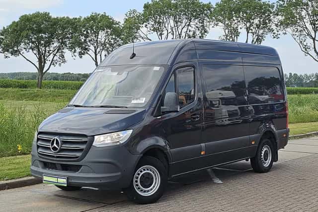 Mercedes-Benz Sprinter (2021) thumbnail 2