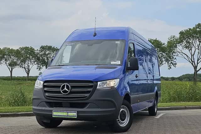 Mercedes-Benz Sprinter (2024) thumbnail 1