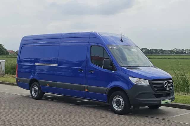 Mercedes-Benz Sprinter (2024) thumbnail 4