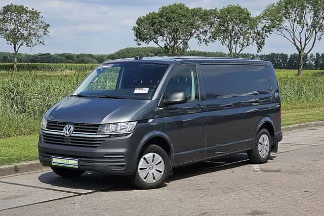 Volkswagen Transporter (2021) thumbnail 2