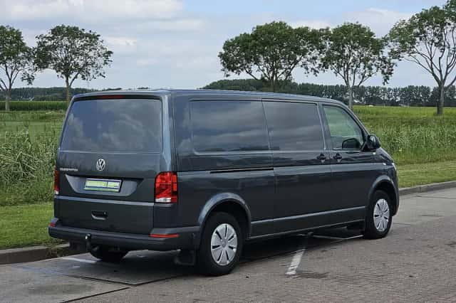 Volkswagen Transporter (2021) thumbnail 3