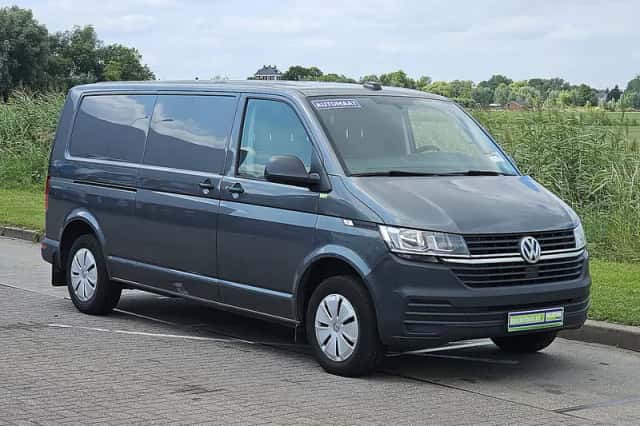 Volkswagen Transporter (2021) thumbnail 4