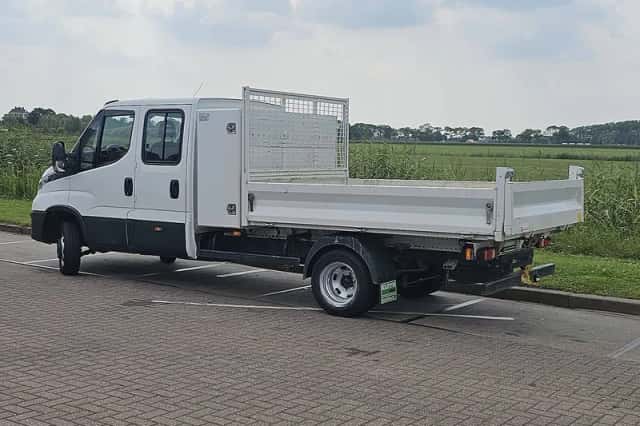 Iveco Daily (2022) thumbnail 5