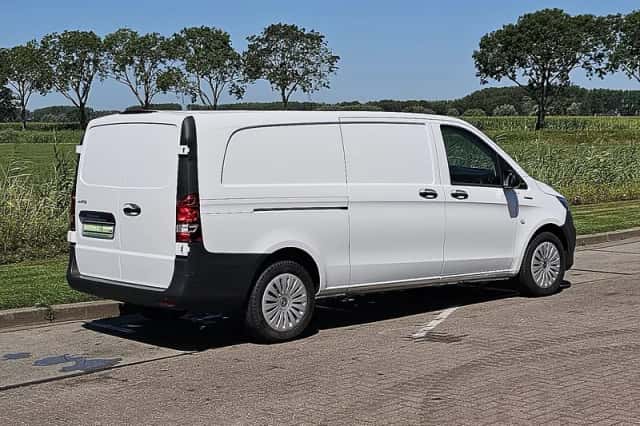 Mercedes-Benz eVito (2024) thumbnail 3