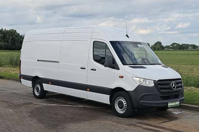 Mercedes-Benz Sprinter (2024) thumbnail 4