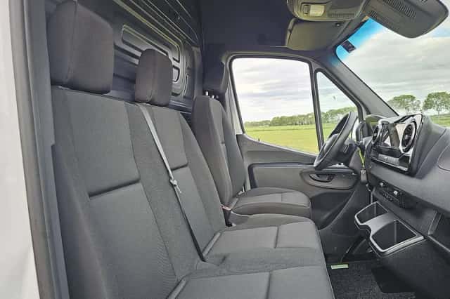 Mercedes-Benz Sprinter (2024) thumbnail 6