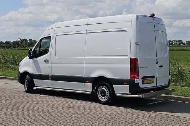 Mercedes-Benz Sprinter (2023) thumbnail 5
