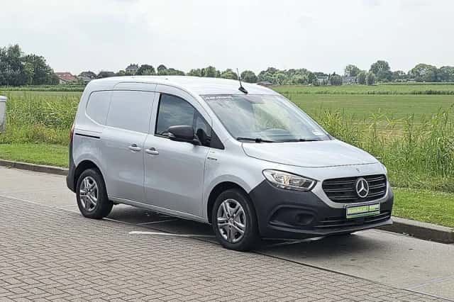 Mercedes-Benz eCitan (2024) thumbnail 4