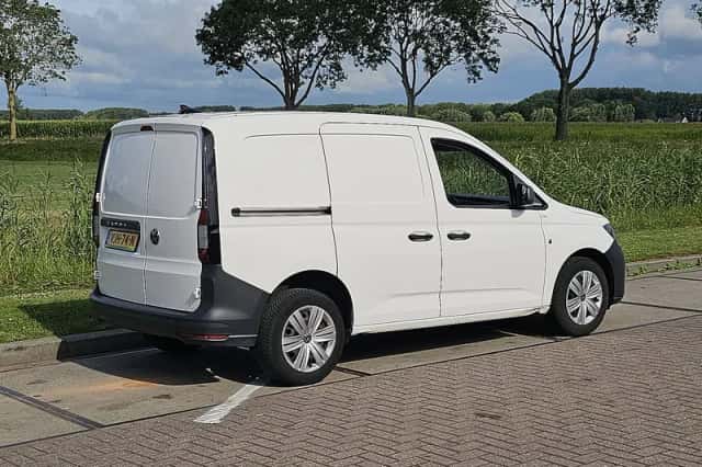 Volkswagen Caddy (2021) thumbnail 3