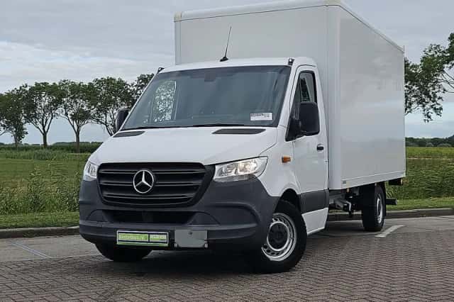 Mercedes-Benz Sprinter (2021) thumbnail 1