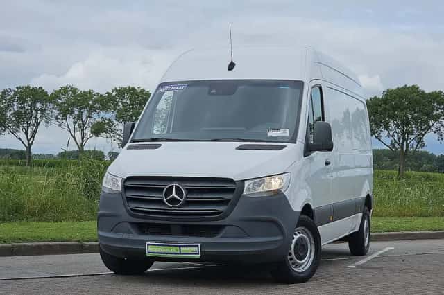 Mercedes-Benz Sprinter (2020) thumbnail 1