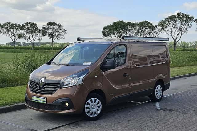 Renault Trafic (2016) thumbnail 2
