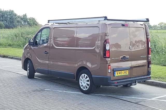 Renault Trafic (2016) thumbnail 5