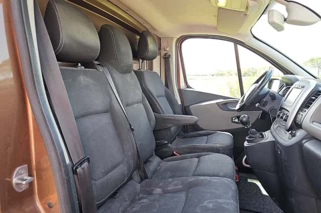 Renault Trafic (2016) thumbnail 6