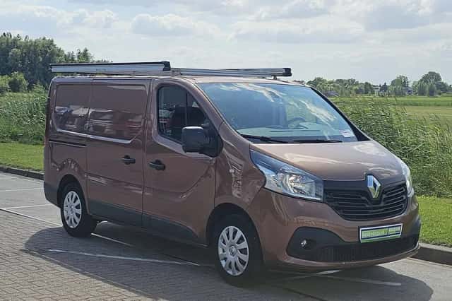 Renault Trafic (2016) thumbnail 4