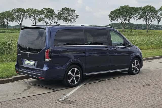 Mercedes-Benz EQV (2024) thumbnail 3