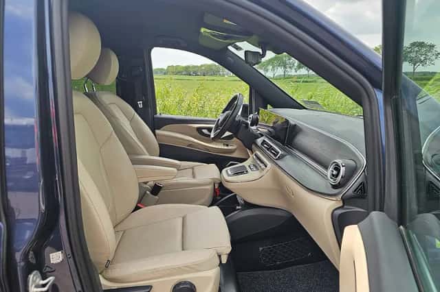 Mercedes-Benz EQV (2024) thumbnail 6