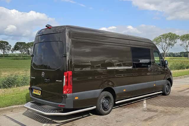 Mercedes-Benz Sprinter (2024) thumbnail 3