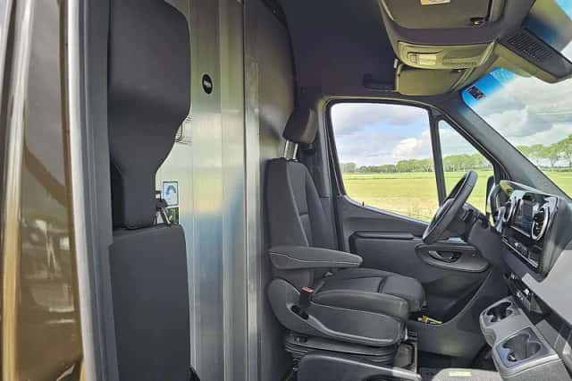 Mercedes-Benz Sprinter (2024) thumbnail 6
