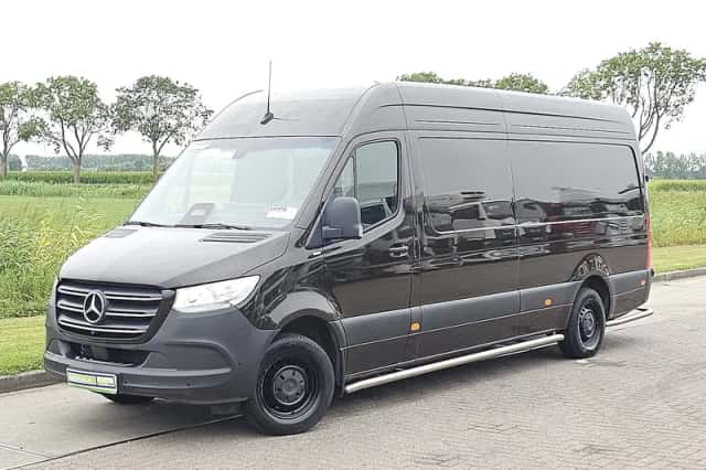 Mercedes-Benz Sprinter (2024) thumbnail 2