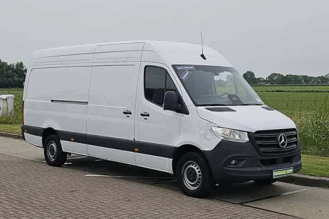Mercedes-Benz Sprinter (2024) thumbnail 4