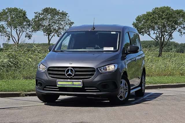 Mercedes-Benz Citan (2022) thumbnail 1