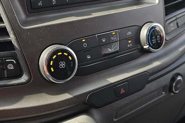 Ford Transit (2019) thumbnail 4