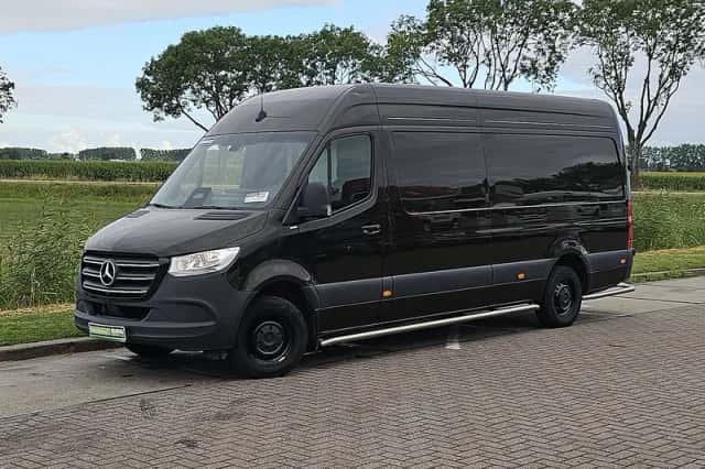 Mercedes-Benz Sprinter (2024) thumbnail 2