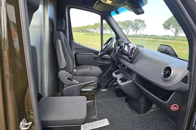 Mercedes-Benz Sprinter (2024) thumbnail 6