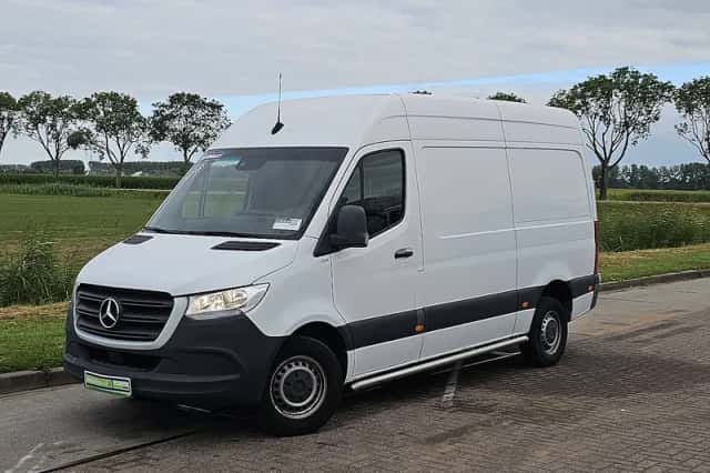 Mercedes-Benz Sprinter (2019) thumbnail 2