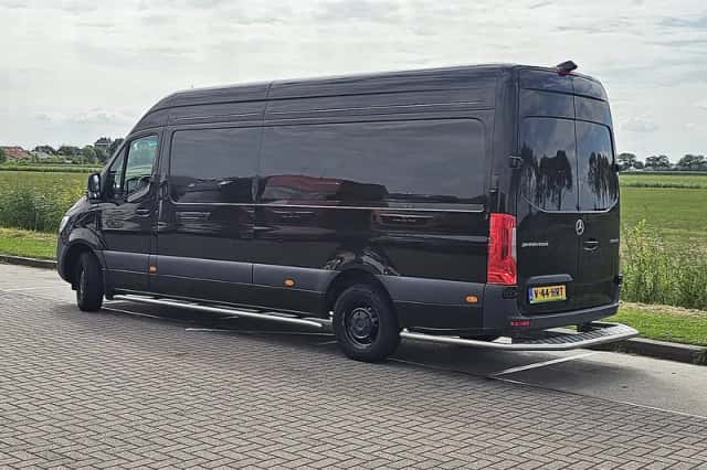 Mercedes-Benz Sprinter (2024) thumbnail 5