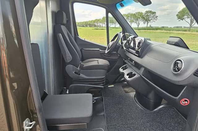 Mercedes-Benz Sprinter (2024) thumbnail 6