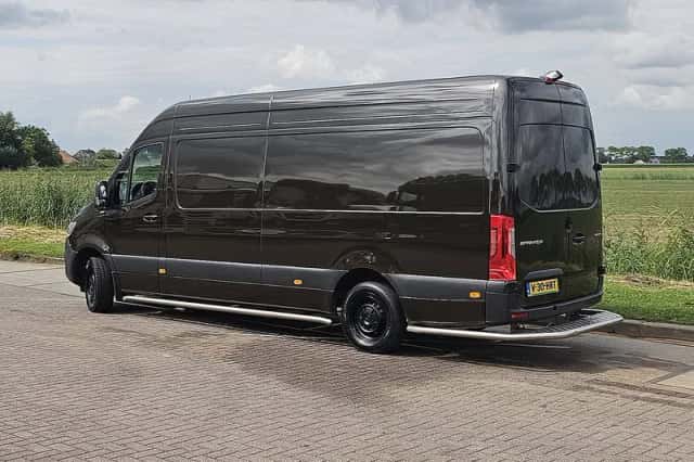 Mercedes-Benz Sprinter (2024) thumbnail 5