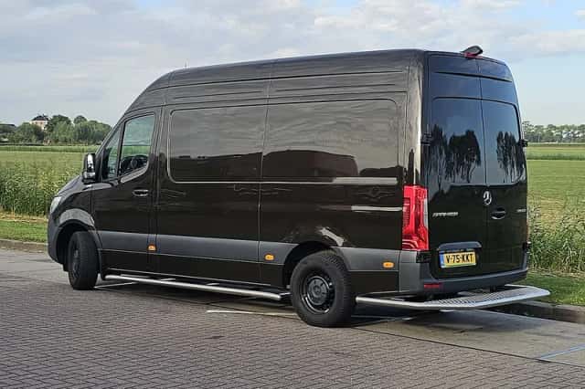 Mercedes-Benz Sprinter (2024) thumbnail 5