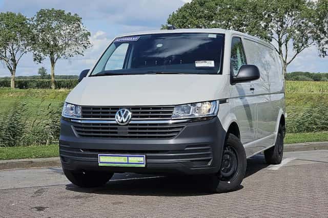 Volkswagen Transporter (2024) thumbnail 1