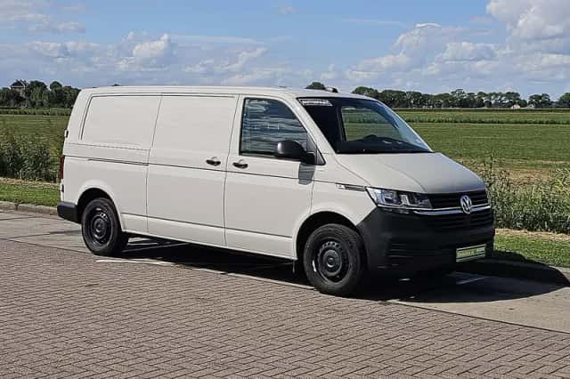 Volkswagen Transporter (2024) thumbnail 4