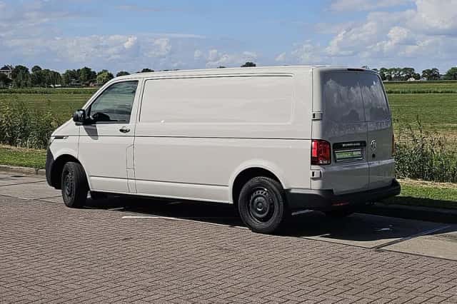 Volkswagen Transporter (2024) thumbnail 5