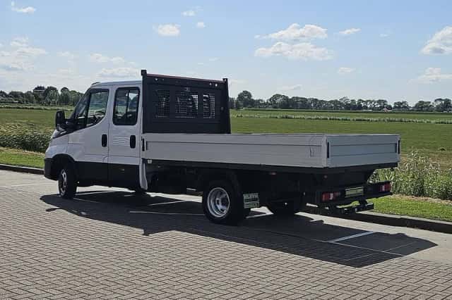 Iveco Daily (2024) thumbnail 5