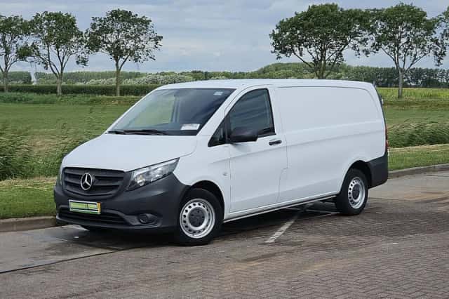 Mercedes-Benz Vito (2019) thumbnail 2