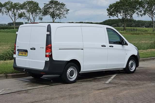 Mercedes-Benz Vito (2019) thumbnail 3