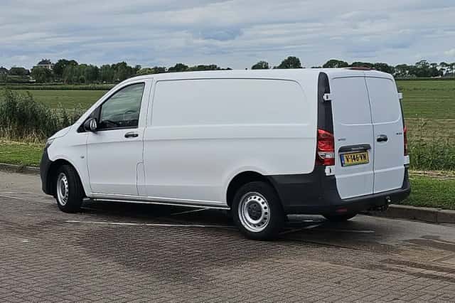 Mercedes-Benz Vito (2019) thumbnail 5