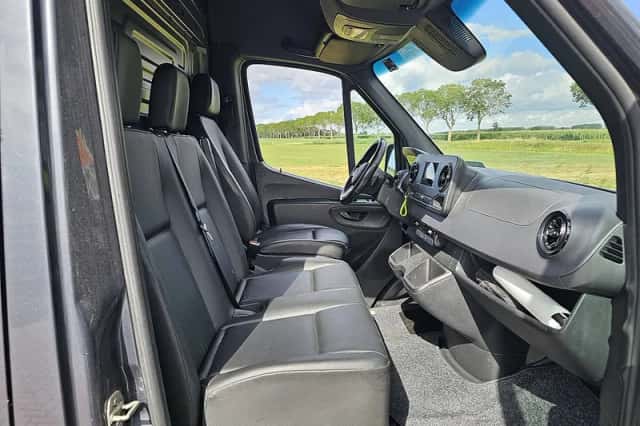 Mercedes-Benz Sprinter (2023) thumbnail 6