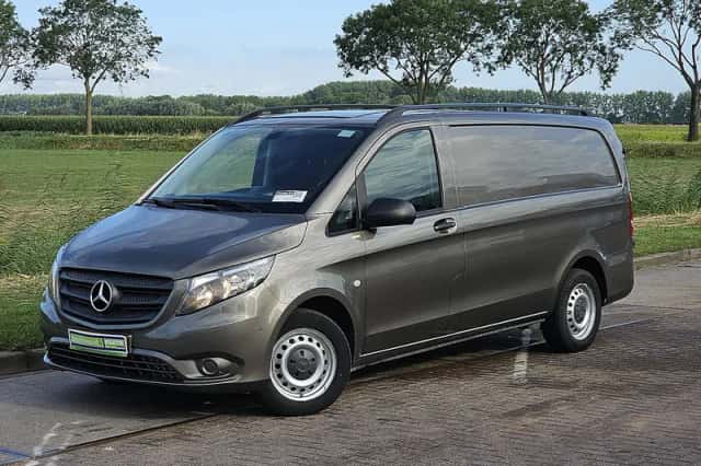 Mercedes-Benz Vito (2017) thumbnail 2
