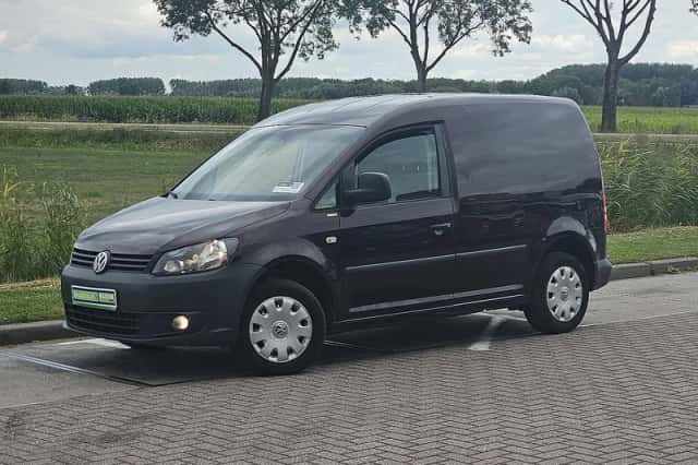 Volkswagen Caddy (2015) thumbnail 2
